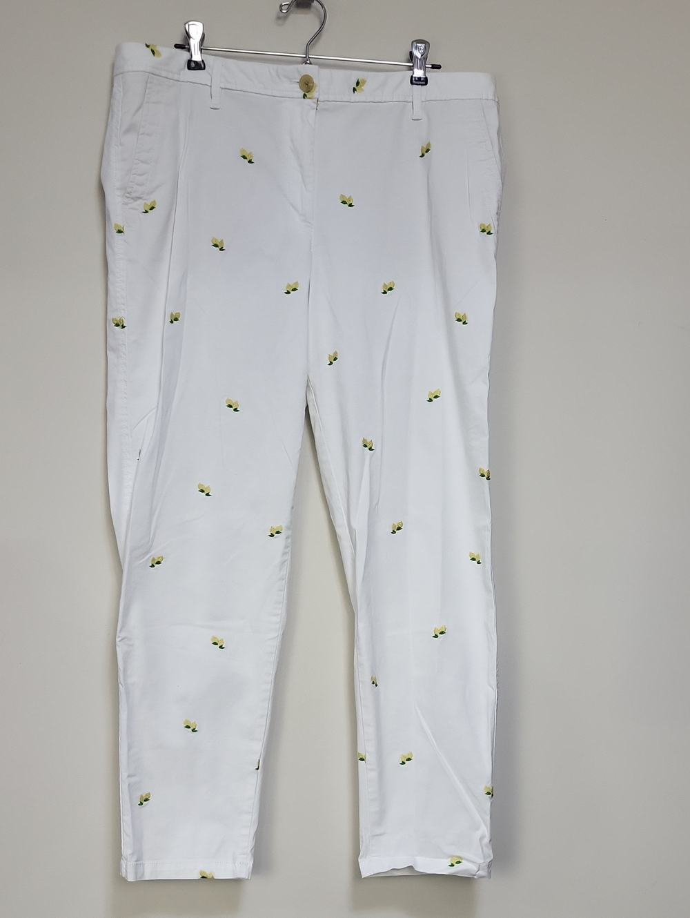 TALBOTS WEEKEND CHINO White with Embroiderd Lemons Pants